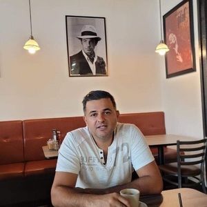 Meet your Posher, Denis